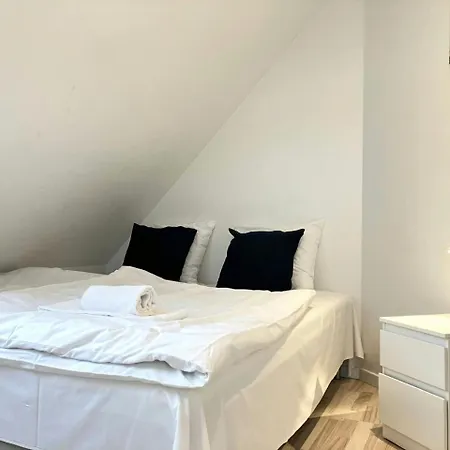 Spacious For 10 Korup